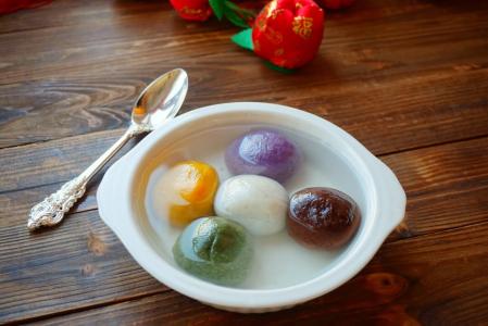 發(fā)福利啦每個(gè)人收到公司福利湯圓